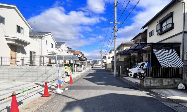 桜井市大字阿部3区画の前面道路含む現地写真