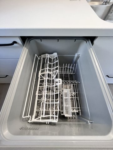 桜井市大字阿部3区画のキッチン|嬉しい食器洗浄乾燥機付きです♪日々の家事の手助けになりますね
