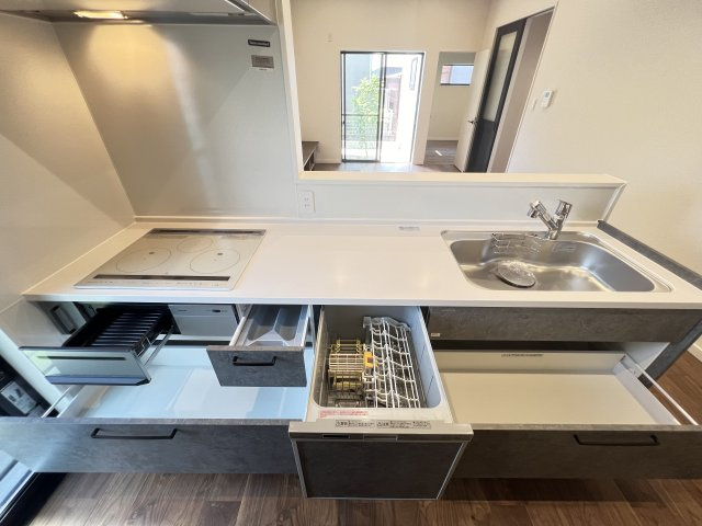 GREEN　STAGE三輪　のキッチン|引き出し収納がたっぷり