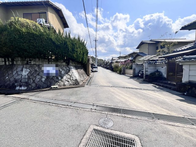 橿原市白橿町2丁目　1984年6月築の前面道路含む現地写真|前面道路6.5あります♪