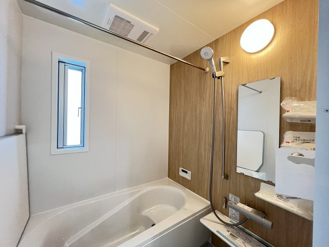 大和高田市西三倉堂1丁目　全2区画の浴室|浴室乾燥機付きの１坪タイプのユニットバス