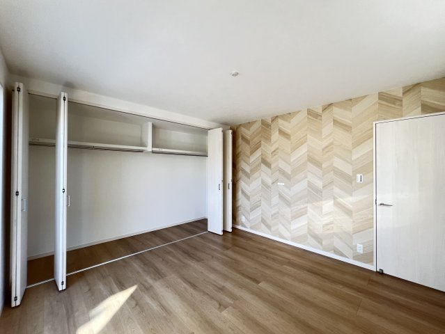 大和高田市西三倉堂1丁目　全2区画の寝室|寝室８帖　クローゼット付き