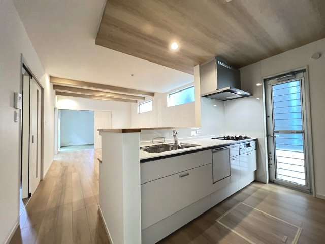 大和高田市西三倉堂1丁目　全2区画のキッチン|家族団らんできるカウンターキッチンです
