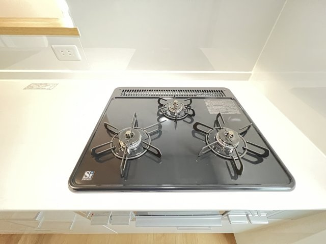 大和高田市西三倉堂1丁目　全2区画のキッチン|３口ガスコンロ