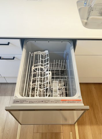 橿原市山之坊町85-27のキッチン|食器洗浄乾燥機付きがうれしいですね。