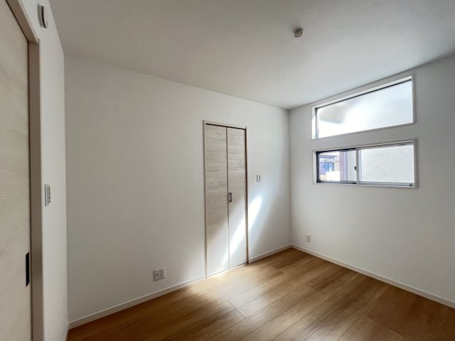 橿原市山之坊町85-27の洋室|子供部屋にぴったりな5.23帖洋室