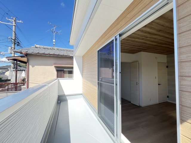 橿原市山之坊町85-27のバルコニー