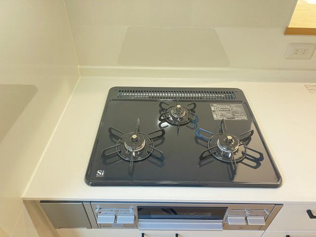 橿原市山之坊町85-27のキッチン|ガスコンロ3口