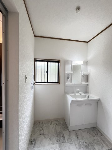 奈良県大和郡山市矢田町の独立洗面台|こちらもリフォーム済み♪新品の洗面台です。