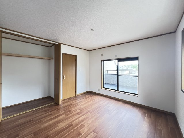 奈良県大和郡山市矢田町の寝室|クローゼット収納ございます。