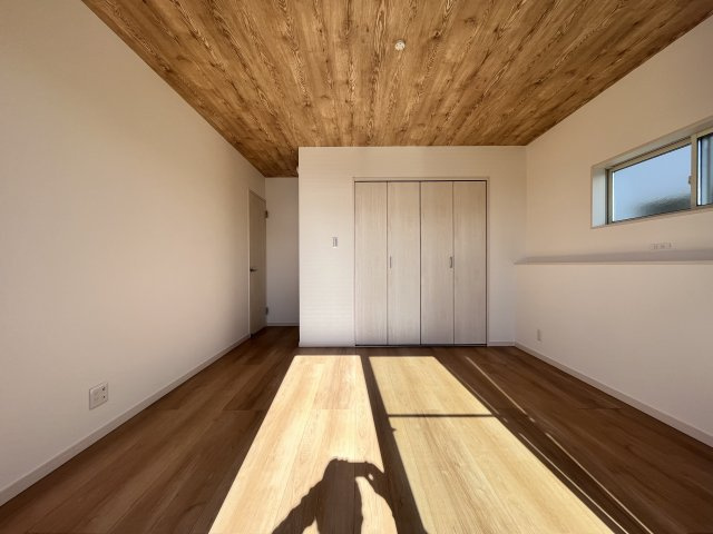 桜井市大字芝４区画の寝室|バルコニーに面していてお布団干しもスムーズです♪
