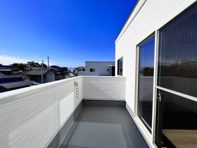 桜井市大字芝４区画のバルコニー|お洗濯もしっかり乾きます♪
