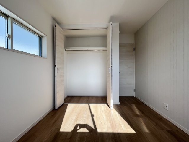 桜井市大字芝４区画の子供部屋|収納もお部屋の広さもたっぷりの物件です♪
