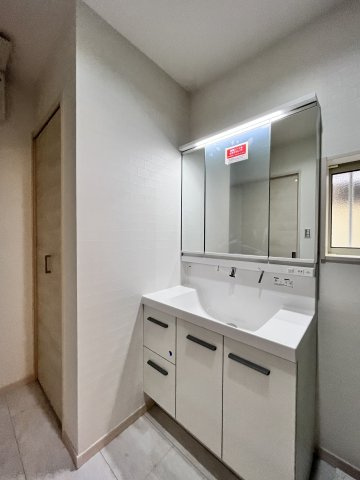 桜井市大字芝４区画の独立洗面台