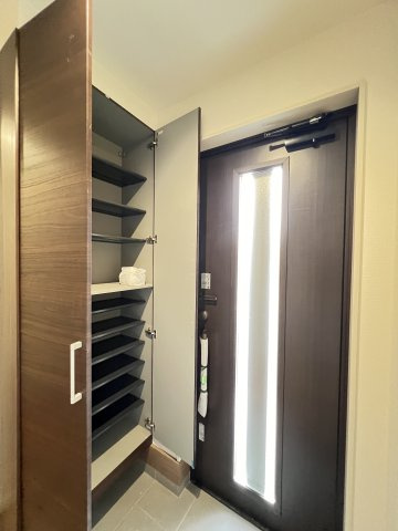 橿原市北妙法寺町5期全1棟の玄関