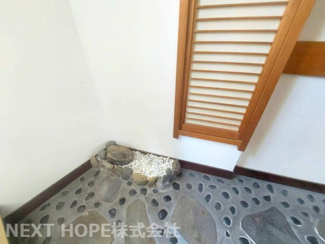 【内装】 | 尼崎市昭和通２丁目中古テラスハウス | 廊下部分の石畳です♪