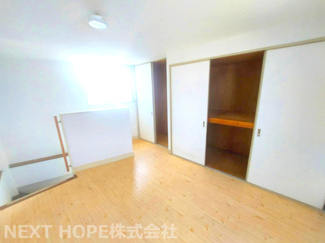 【洋室】 | 尼崎市昭和通２丁目中古テラスハウス | 5階洋室です♪お部屋の中に階段がございます！！