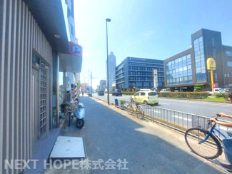 【前面道路含む現地写真】 | 尼崎市昭和通２丁目中古テラスハウス | 前面道路と現地です♪玄関前は歩道です！！