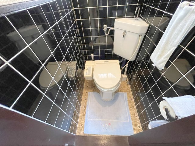 城北町戸建貸家のトイレ