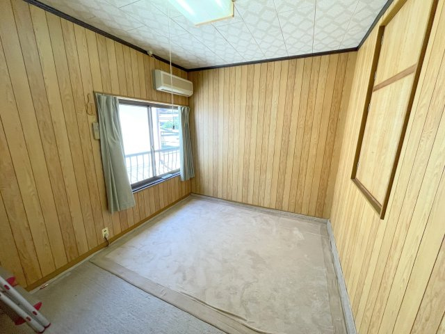 城北町戸建貸家の洋室