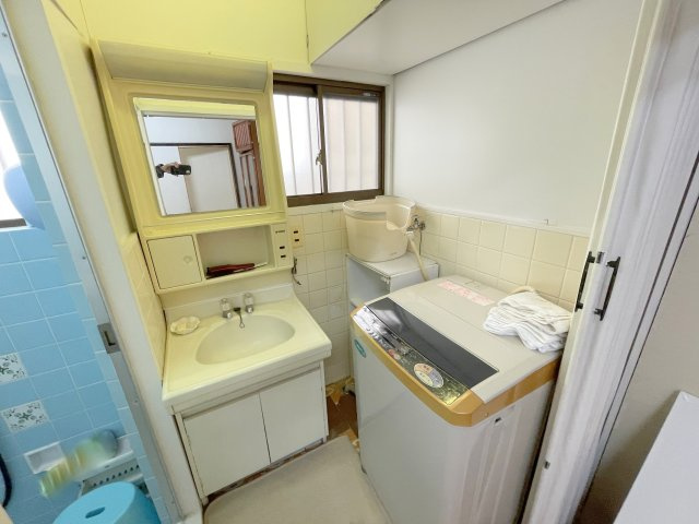 城北町戸建貸家の洗面所