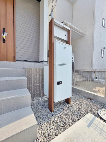 【設備】 | 東海市第１中央町　１号棟 | 宅配ボックス付機能門柱