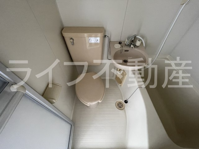 ターミナルプラザの浴室|落ち着いた色調のトイレです
