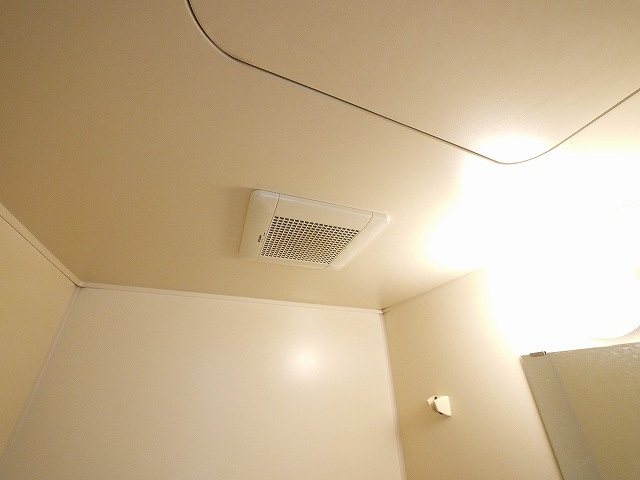 ラックハウスの設備|換気扇