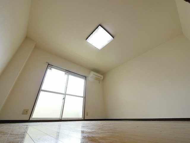 ラックハウスの洋室|洋室です