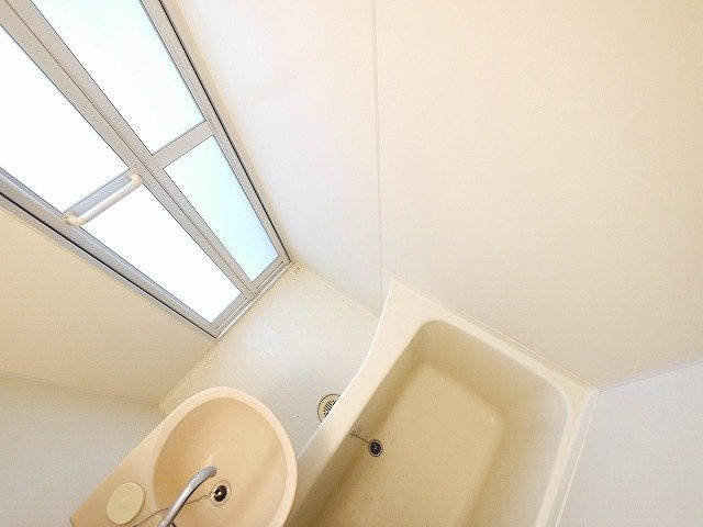 ラックハウスの浴室|きれいなお風呂です