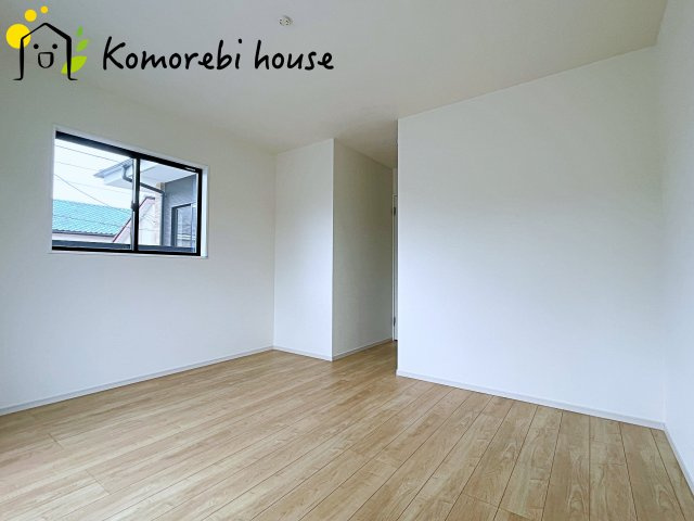 桶川市北　9期　新築一戸建て　グレース　01の寝室|奥行のあるウォークインクローゼットもございます♪
お洒落な奥様もご安心ください♪