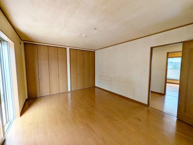 梅津東構口町の洋室