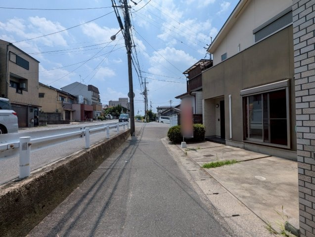 梅津東構口町の前面道路含む現地写真