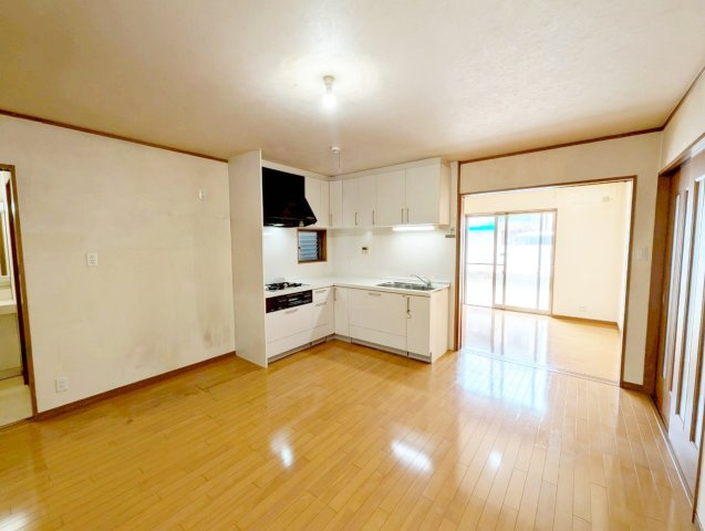 梅津東構口町の居間・リビング