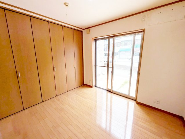 梅津東構口町の洋室