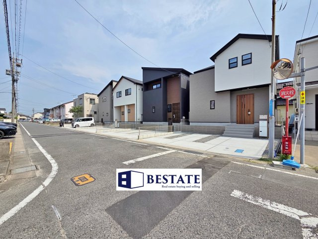 【前面道路含む現地写真】 | 東海市第１中央町　２号棟