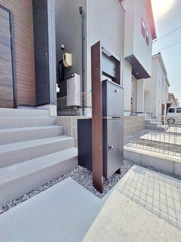 【設備】 | 東海市第１中央町　２号棟 | 宅配ボックス付機能門柱