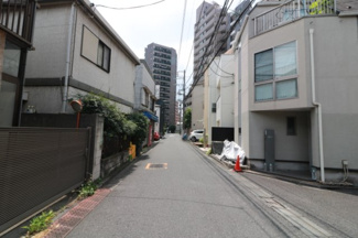【前面道路含む現地写真】