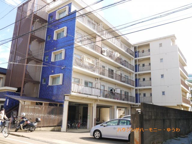 【外観】 | リーフハイツ | 洗練された外観が印象的なスタイリッシュな邸宅。