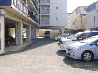 【駐車場】