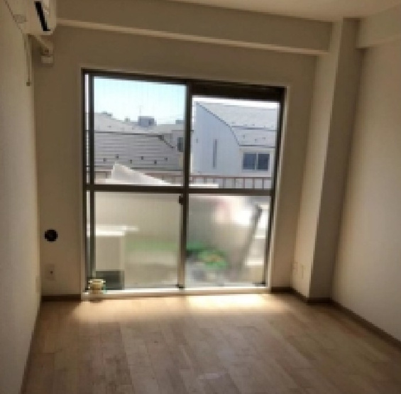 【洋室】 | リーフハイツ | 心地よい光と風があふれています。プライベートな自分時間を快適に過ごせるお部屋。