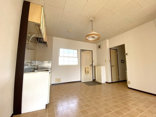 グランメール葛岡Bの居間・リビング