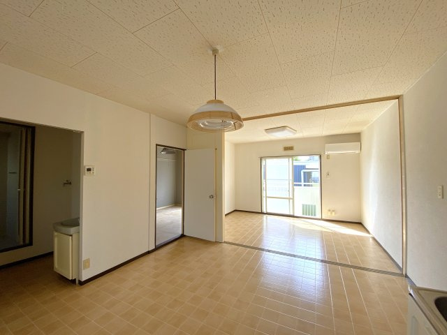 グランメール葛岡Bの居間・リビング