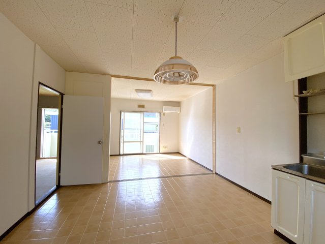 グランメール葛岡Bの居間・リビング