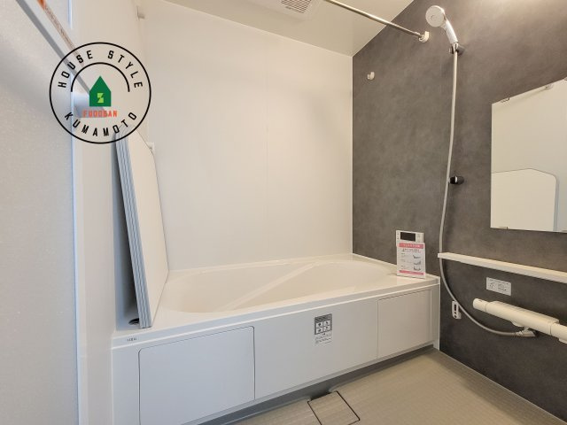 合志市幾久富第2-2棟（1号棟）　の浴室|1日の疲れを癒してくれる広々バスルーム。雨の日のお洗濯にも大活躍な浴室乾燥機付です！