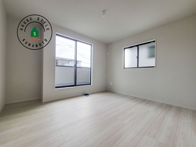 合志市幾久富第2-2棟（1号棟）　の寝室|主寝室には収納力に優れたクローゼットがありますので、お部屋もすっきり片付きます。