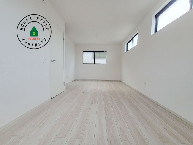 合志市幾久富第2-2棟（1号棟）　の洋室|採光良好な洋室は全居室、複層ガラスの遮熱効果と断熱効果で、一年中快適に過ごせます。