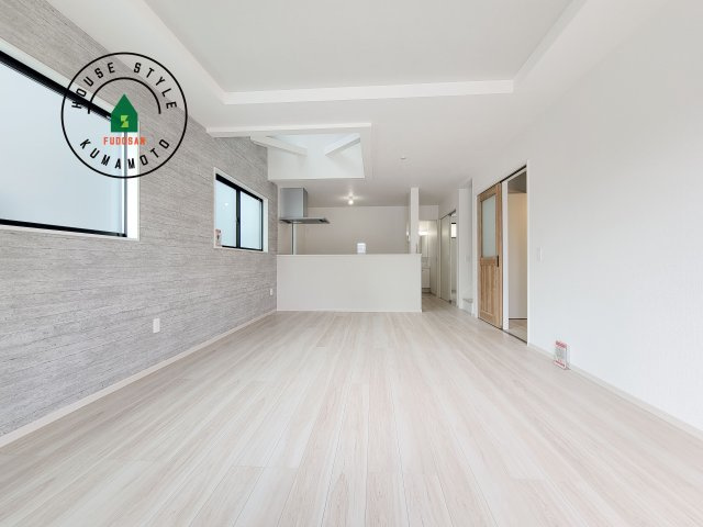 合志市幾久富第2-2棟（1号棟）　の居間・リビング|キッチンからリビングをしっかり確認できます。家族の笑顔があふれる空間になりそうですね。