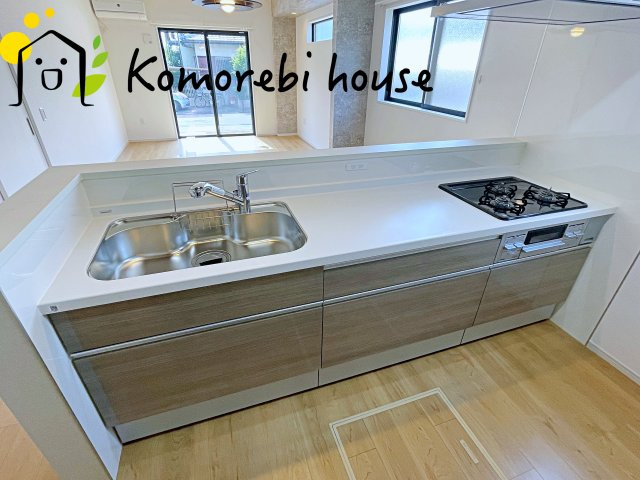 蓮田市綾瀬　2期　新築一戸建て　01のキッチン