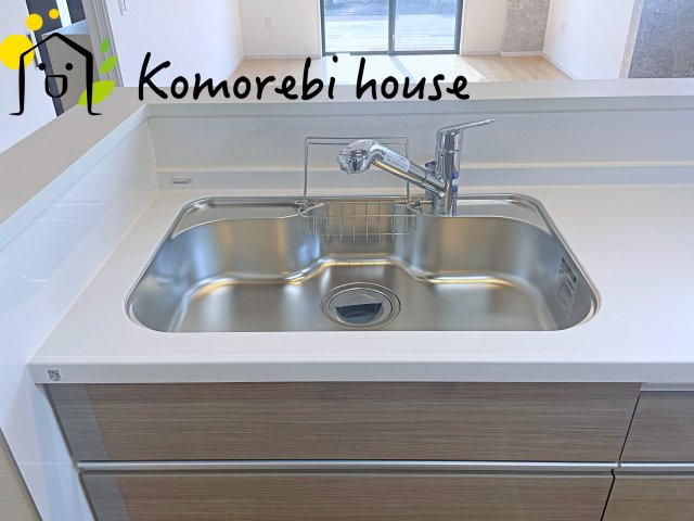 蓮田市綾瀬　2期　新築一戸建て　01のキッチン